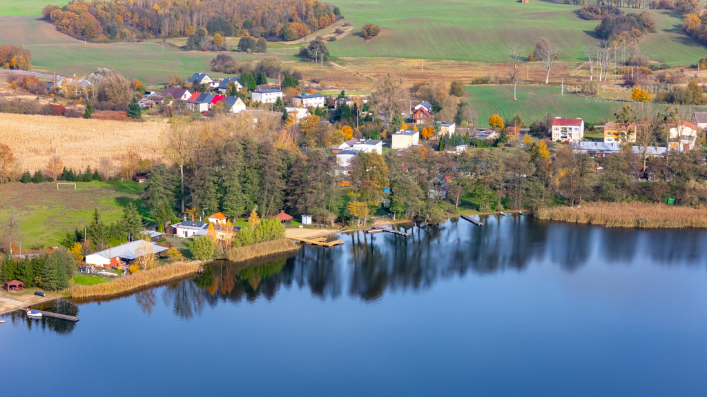 Malowniczo położona działka - jezioro Lubie (14)