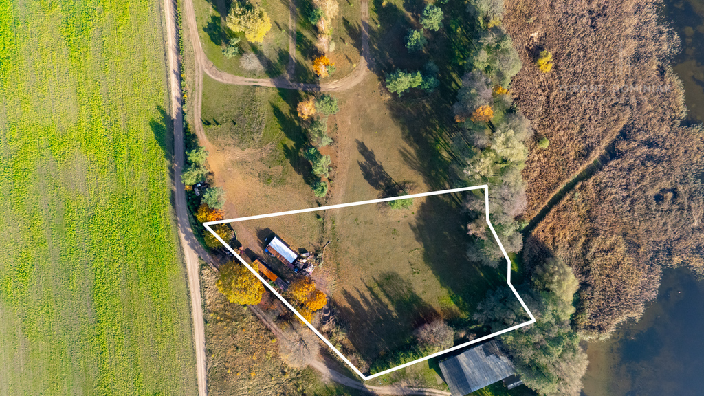 Malowniczo położona działka - jezioro Lubie (4)