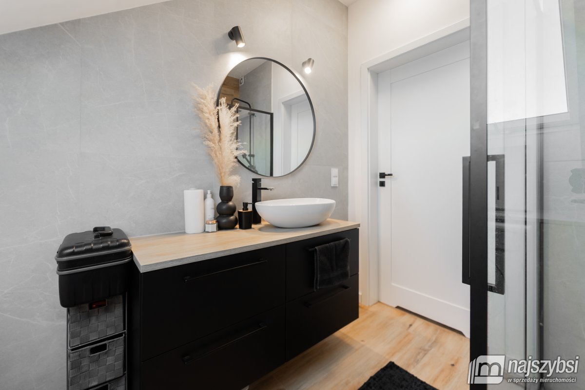 Grzędzice - Nowoczesny dom w zielonej enklawie (12)