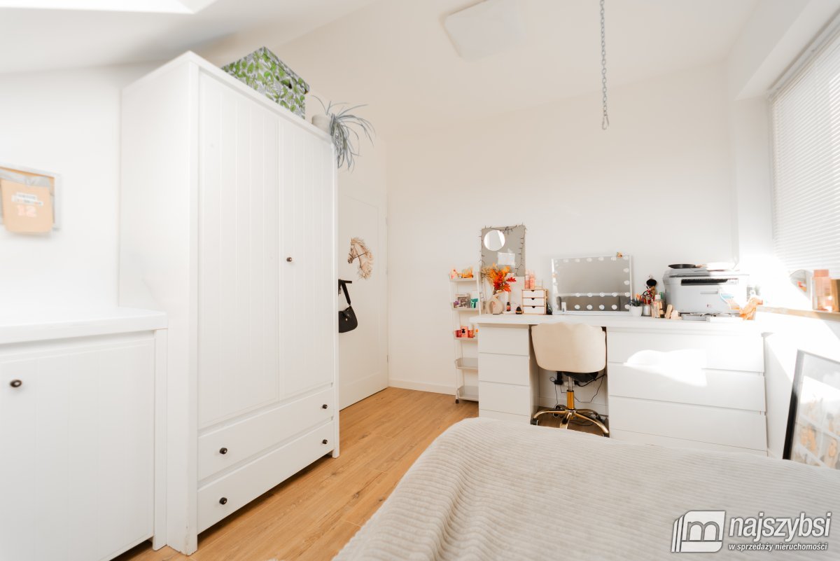 Grzędzice - Nowoczesny dom w zielonej enklawie (15)