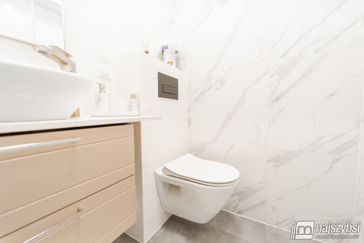 Grzędzice - Nowoczesny dom w zielonej enklawie (21)