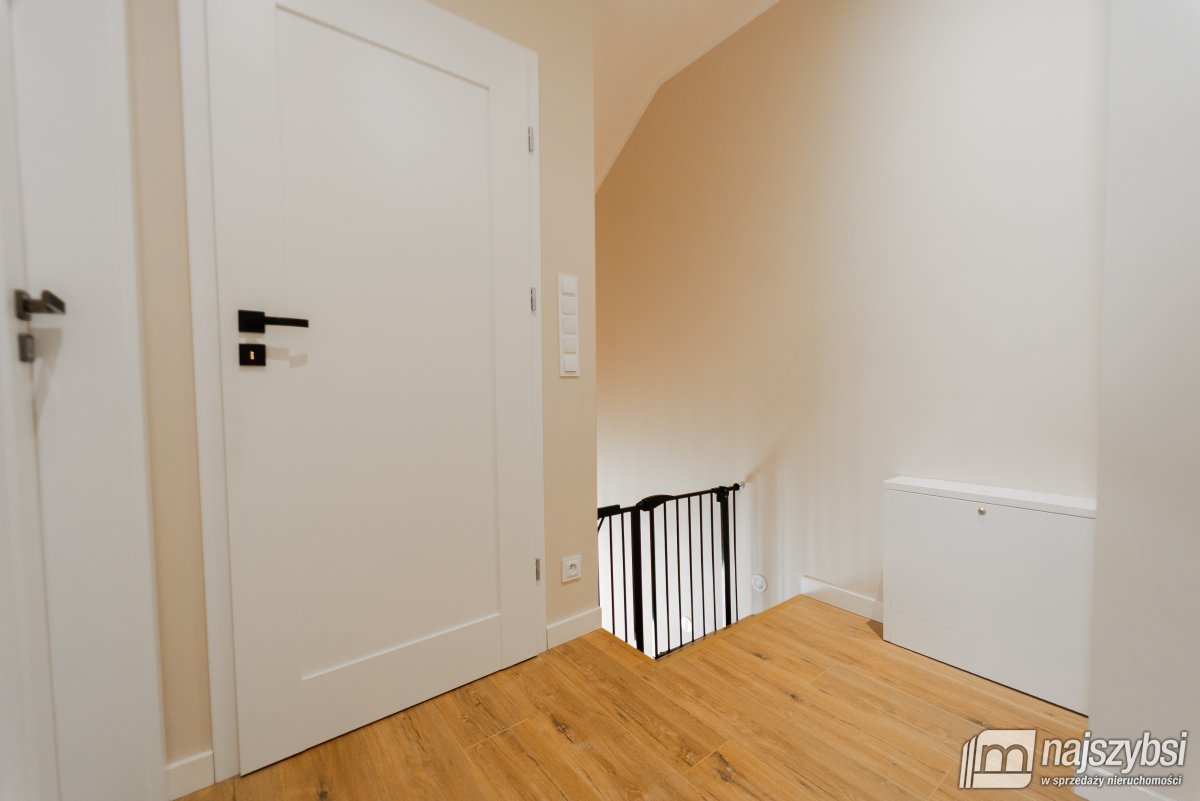 Grzędzice - Nowoczesny dom w zielonej enklawie (23)