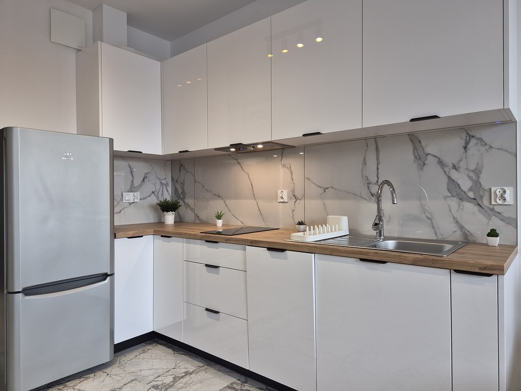 Centrum, kawalerka 27 mkw, ulica Miedziana 4. (6)