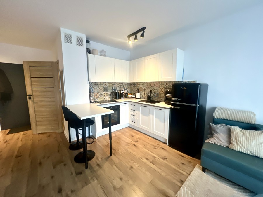 Nowy Apartament z Balkonem i Prywatnym Parkingiem (3)