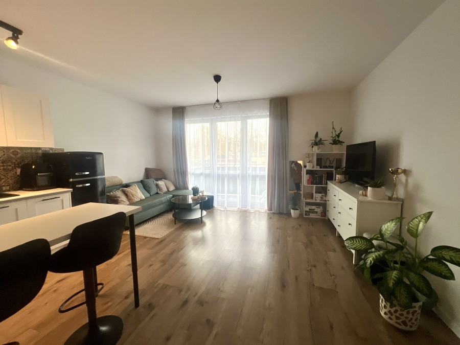 Nowy Apartament z Balkonem i Prywatnym Parkingiem (5)