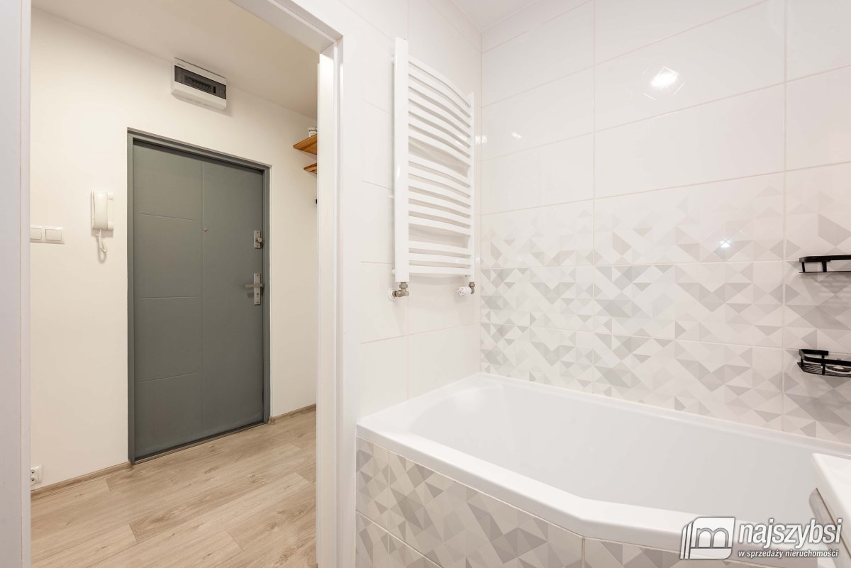 KOŁOBRZEG- 2 POK. MIESZKANIE BLISKO CENTRUM MIASTA (14)