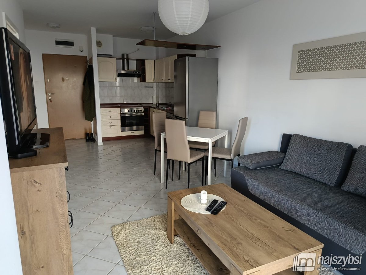 KOŁOBRZEG- WYNAJEM 2 POK. MIESZKANIE 300M OD MORZA (1)