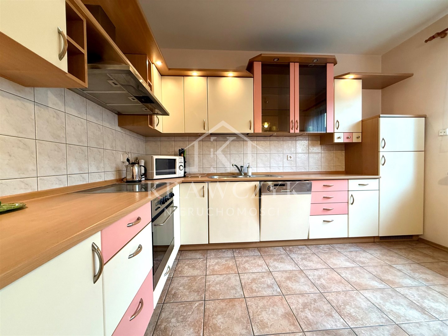 Gumieńce, Wolnostojący, Lokalizacja,Infrastruktura (6)