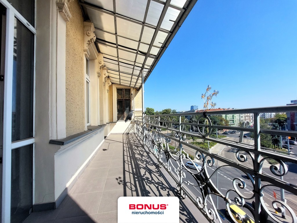 Dwustrefowe, duże mieszkanie z balkonem (4)