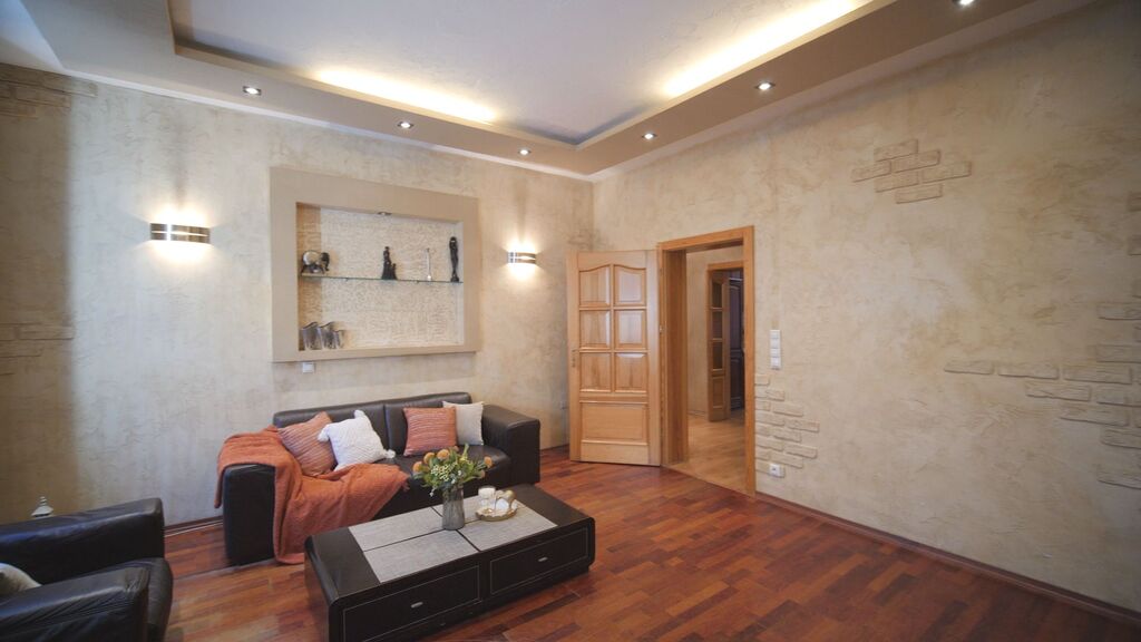 Trzy pokoje w pięknej kamienicy blisko Placu Zgody (2)