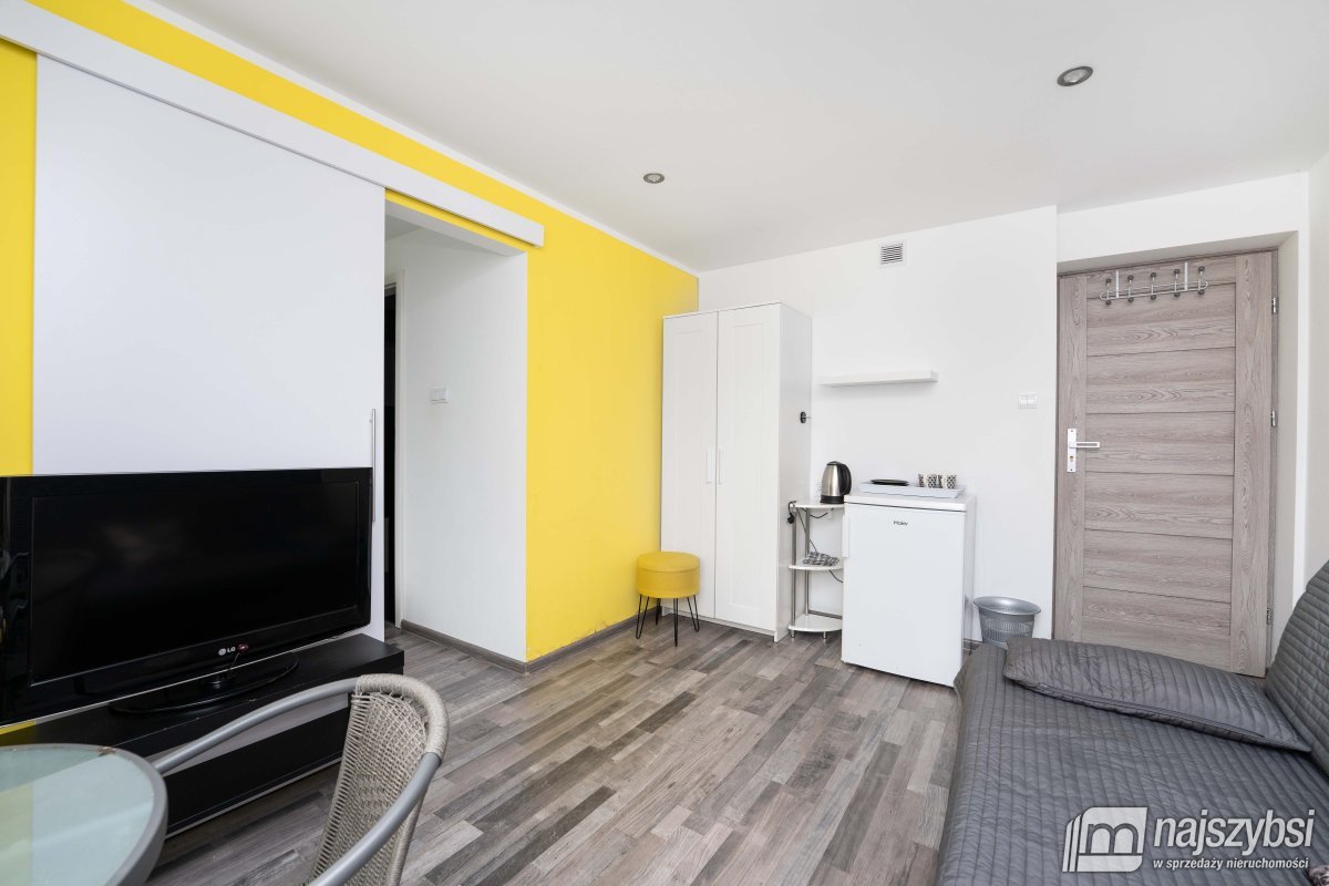 Międzywodzie- dochodowy pensjonat nad morzem (11)