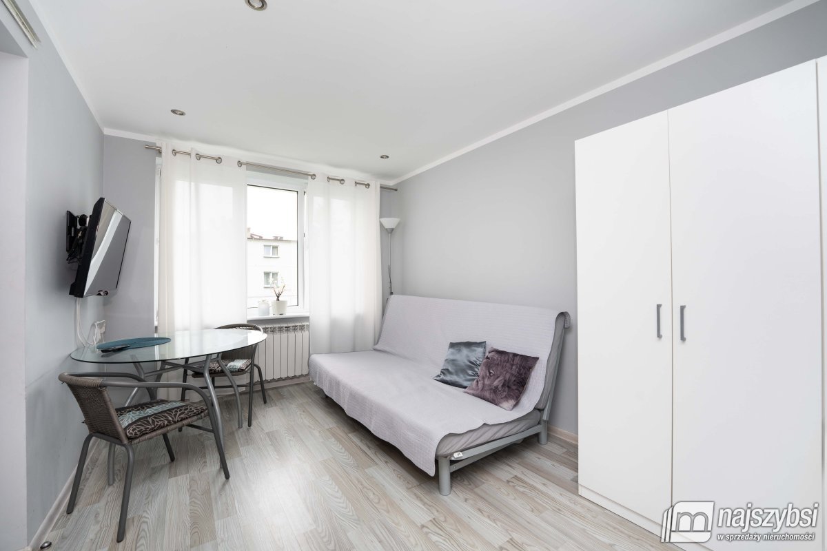 Międzywodzie- dochodowy pensjonat nad morzem (12)