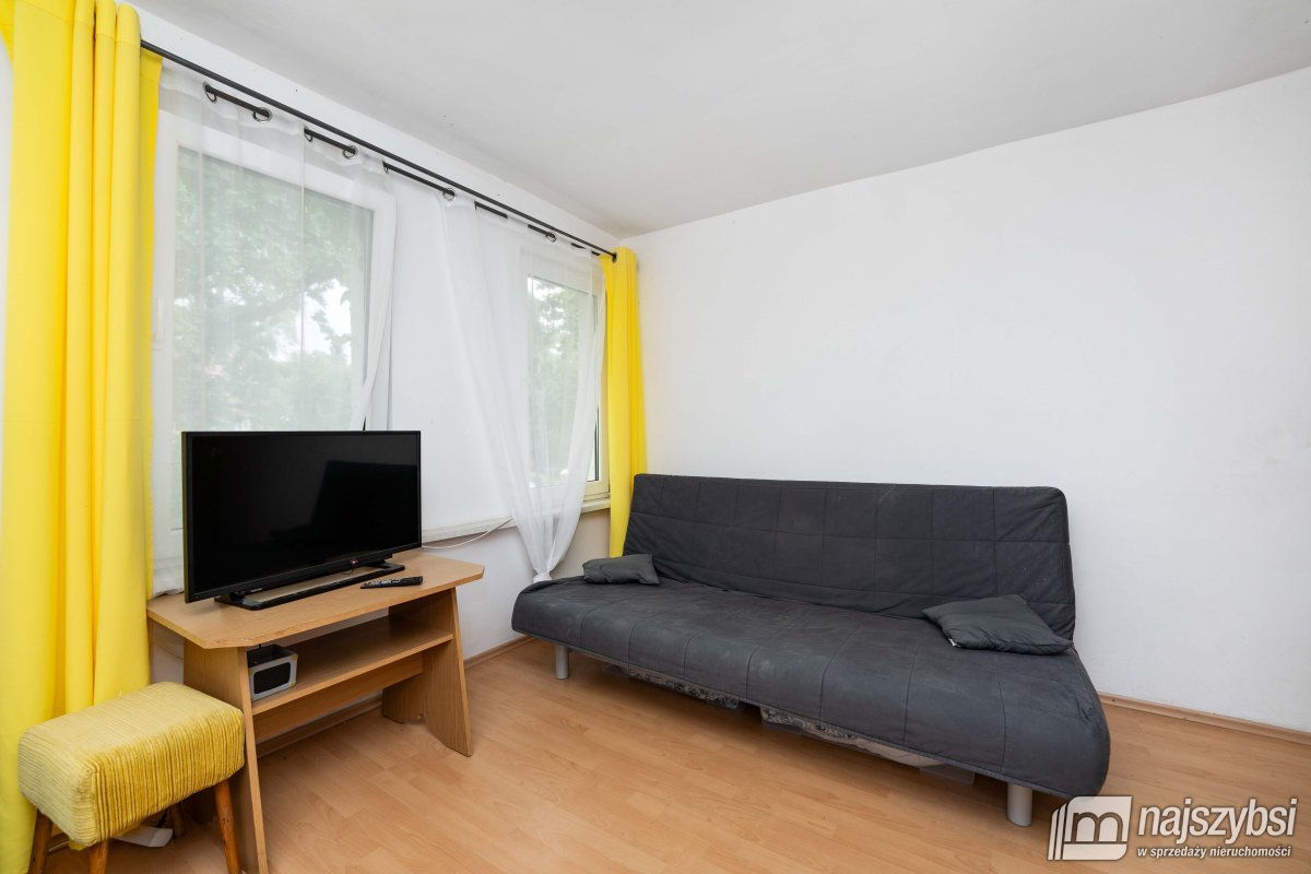 Międzywodzie- dochodowy pensjonat nad morzem (28)