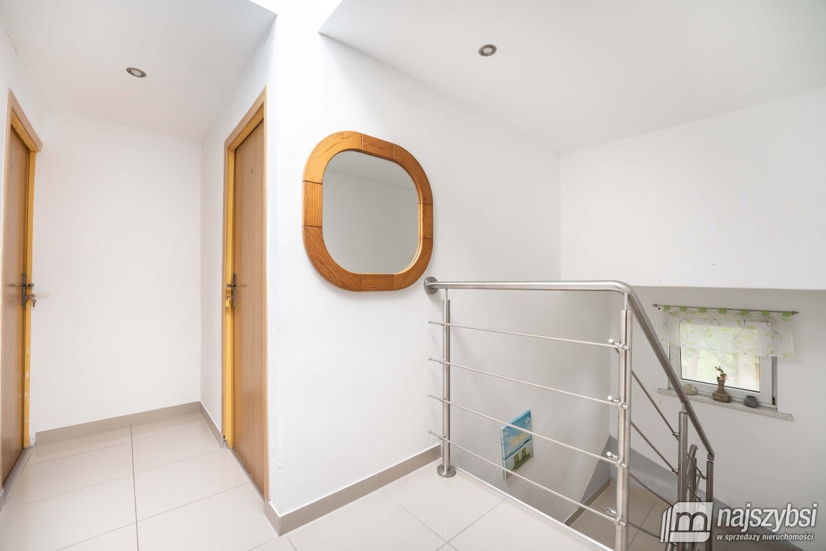 Międzywodzie- dochodowy pensjonat nad morzem (31)