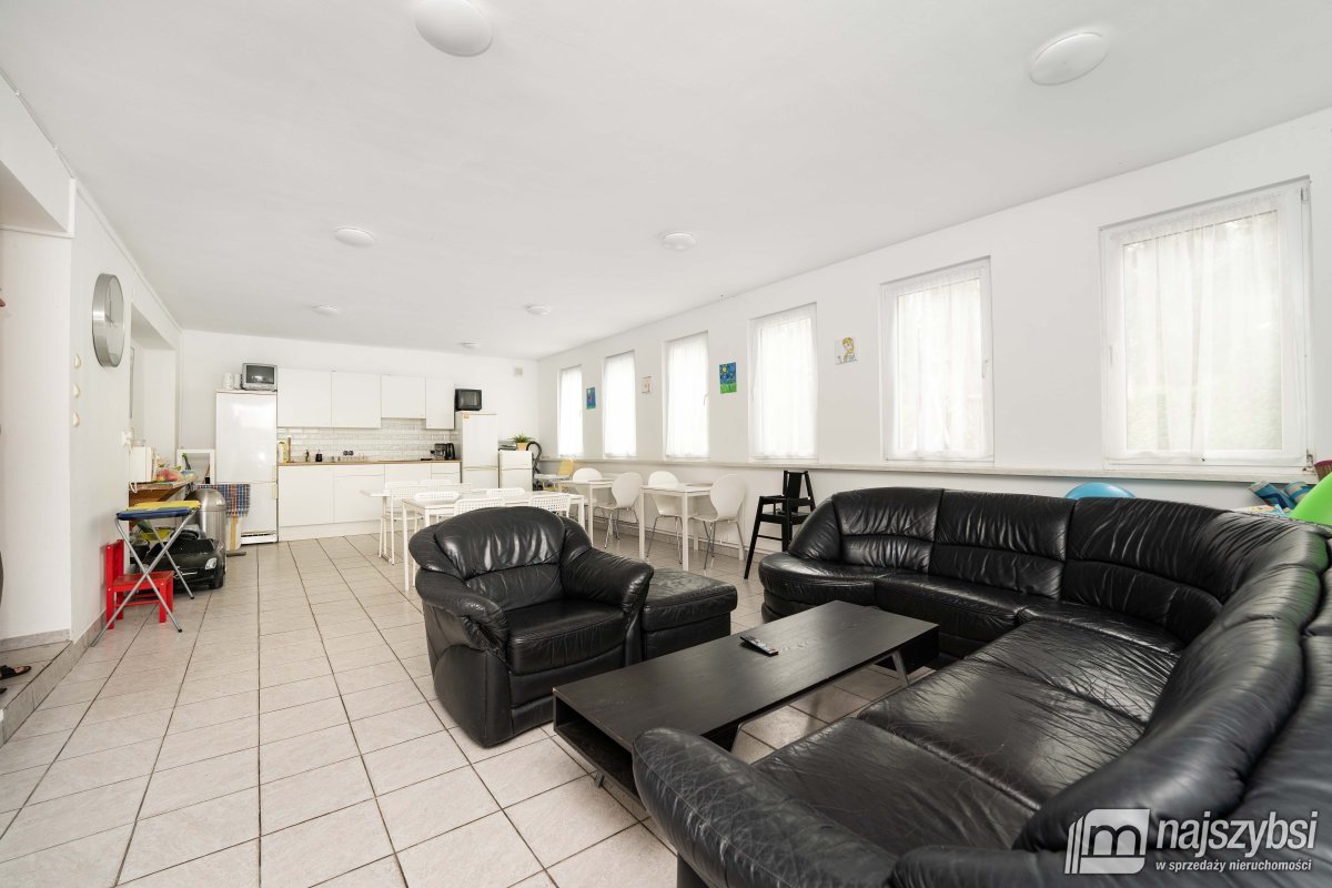 Międzywodzie- dochodowy pensjonat nad morzem (32)