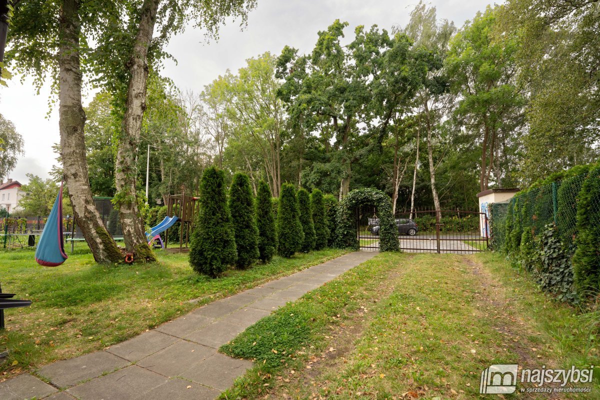 Międzywodzie- dochodowy pensjonat nad morzem (36)