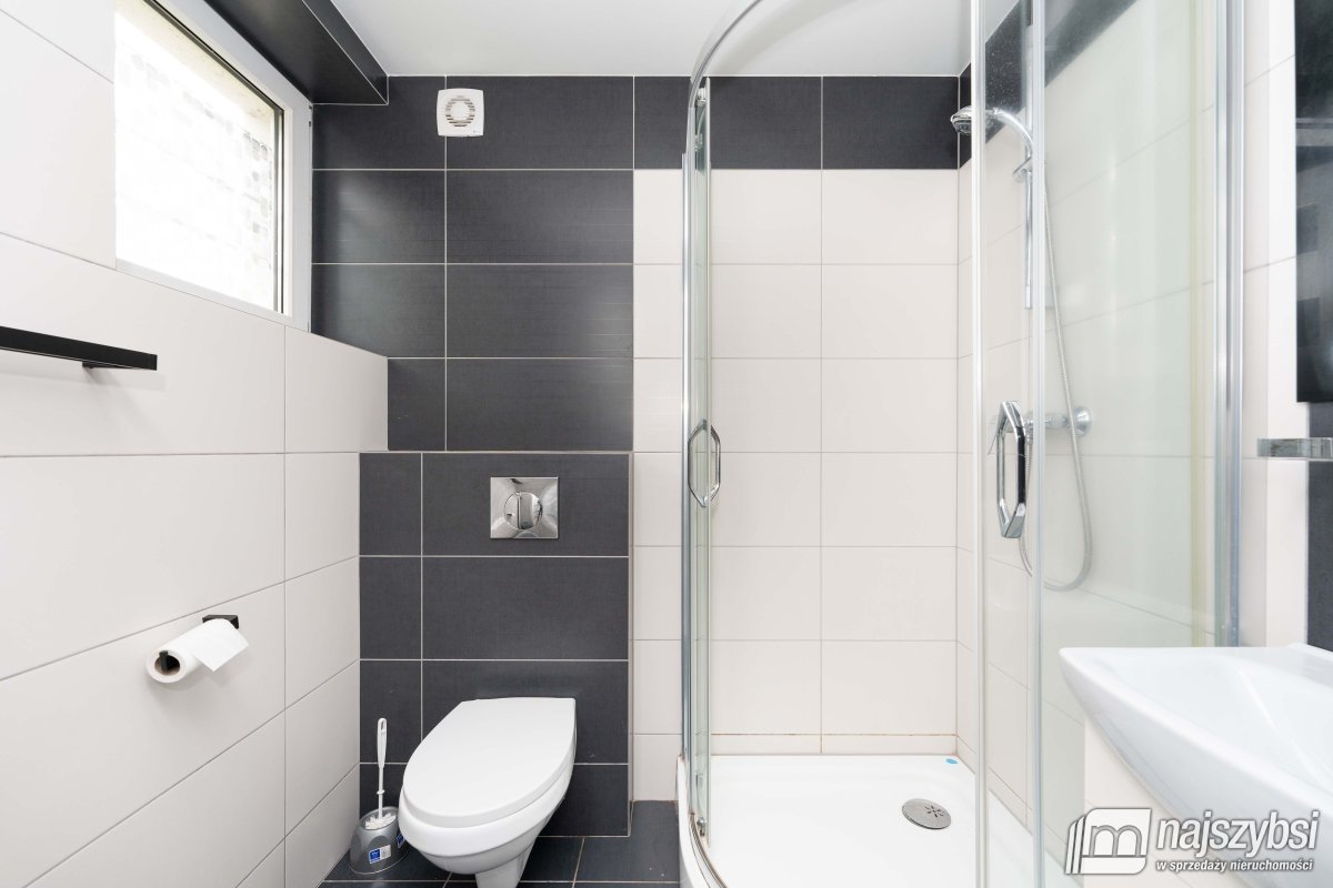 Międzywodzie- dochodowy pensjonat nad morzem (6)