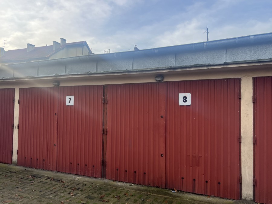 GARAŻ MUROWANY WOJSKA POLSKIEGO LIMANOWSKIEGO (2)