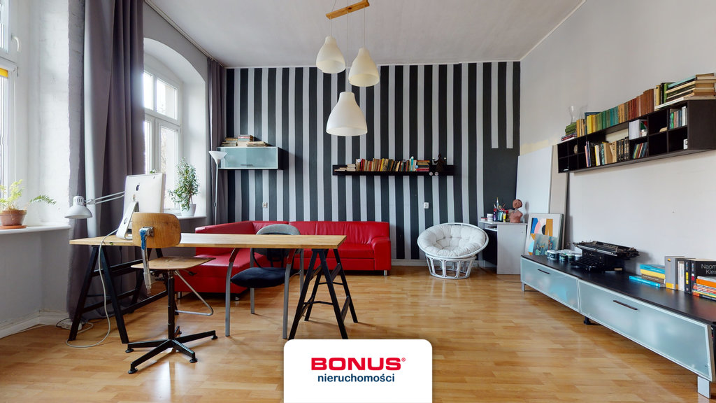 Trzy pokoje na pierwszym piętrze w centrum miasta (3)