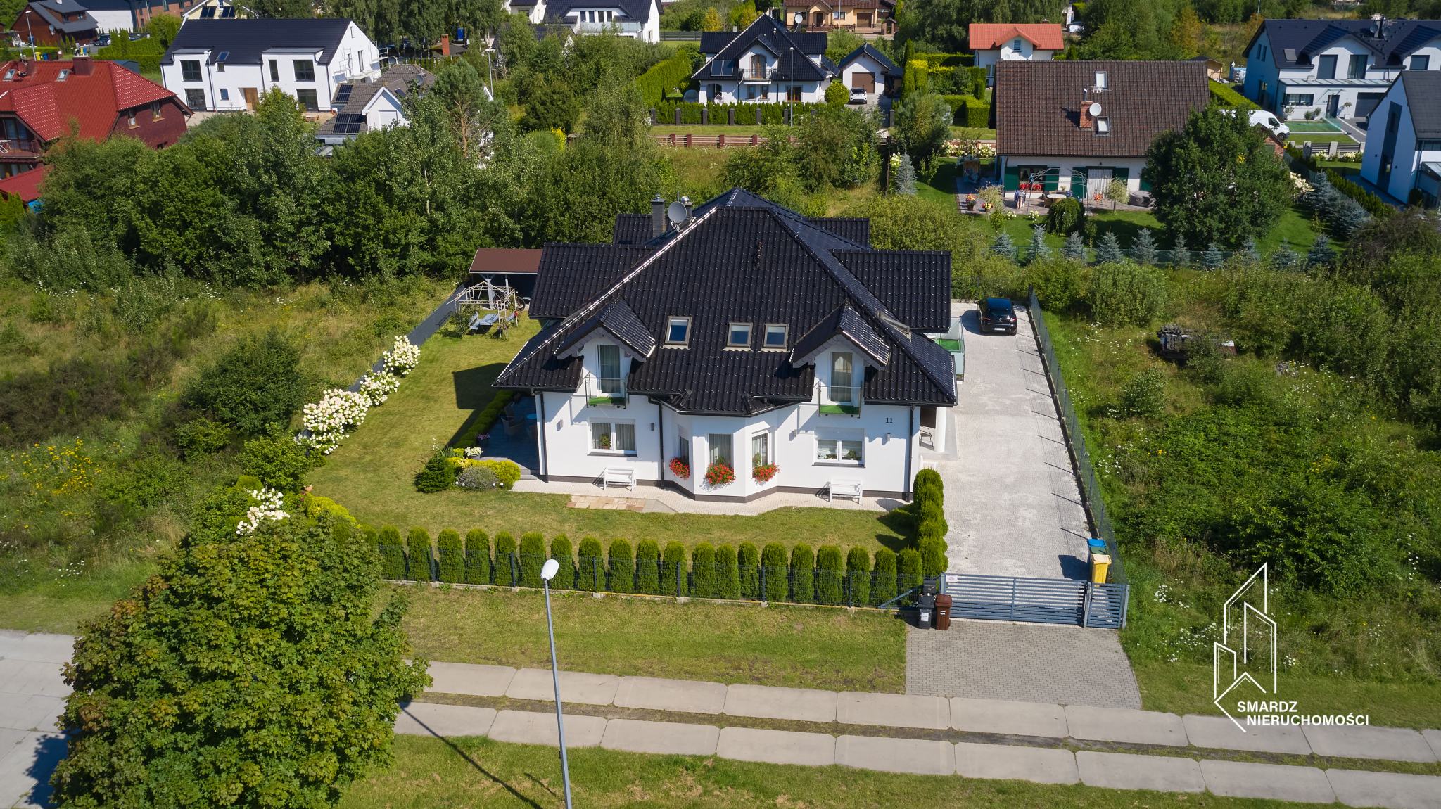 Przestronny dom jednorodzinny w Grzybowie k. Kołobrzegu na sprzedaż (70)