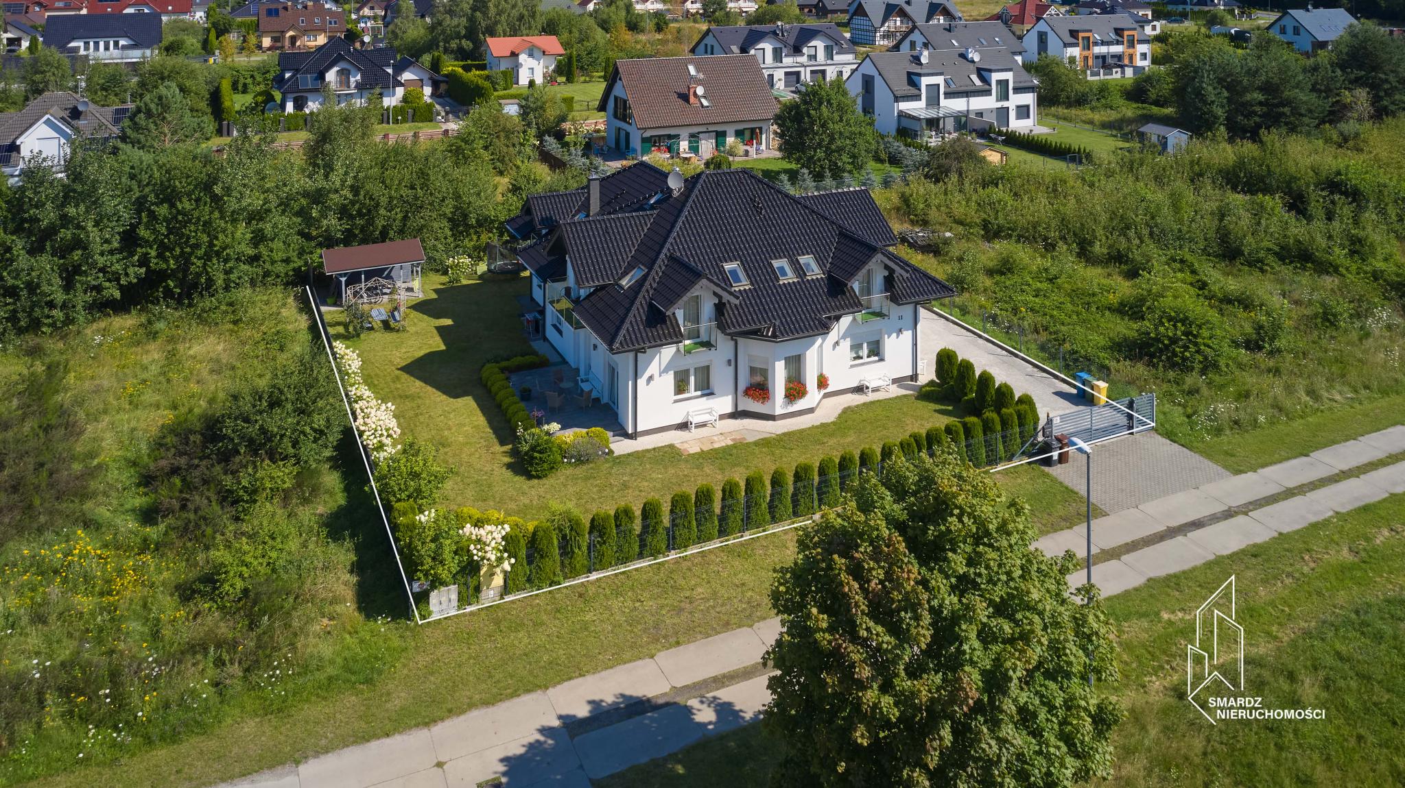 Przestronny dom jednorodzinny w Grzybowie k. Kołobrzegu na sprzedaż (80)