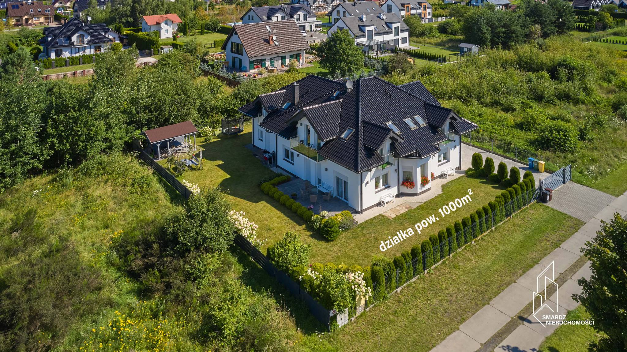 Przestronny dom jednorodzinny w Grzybowie k. Kołobrzegu na sprzedaż (90)