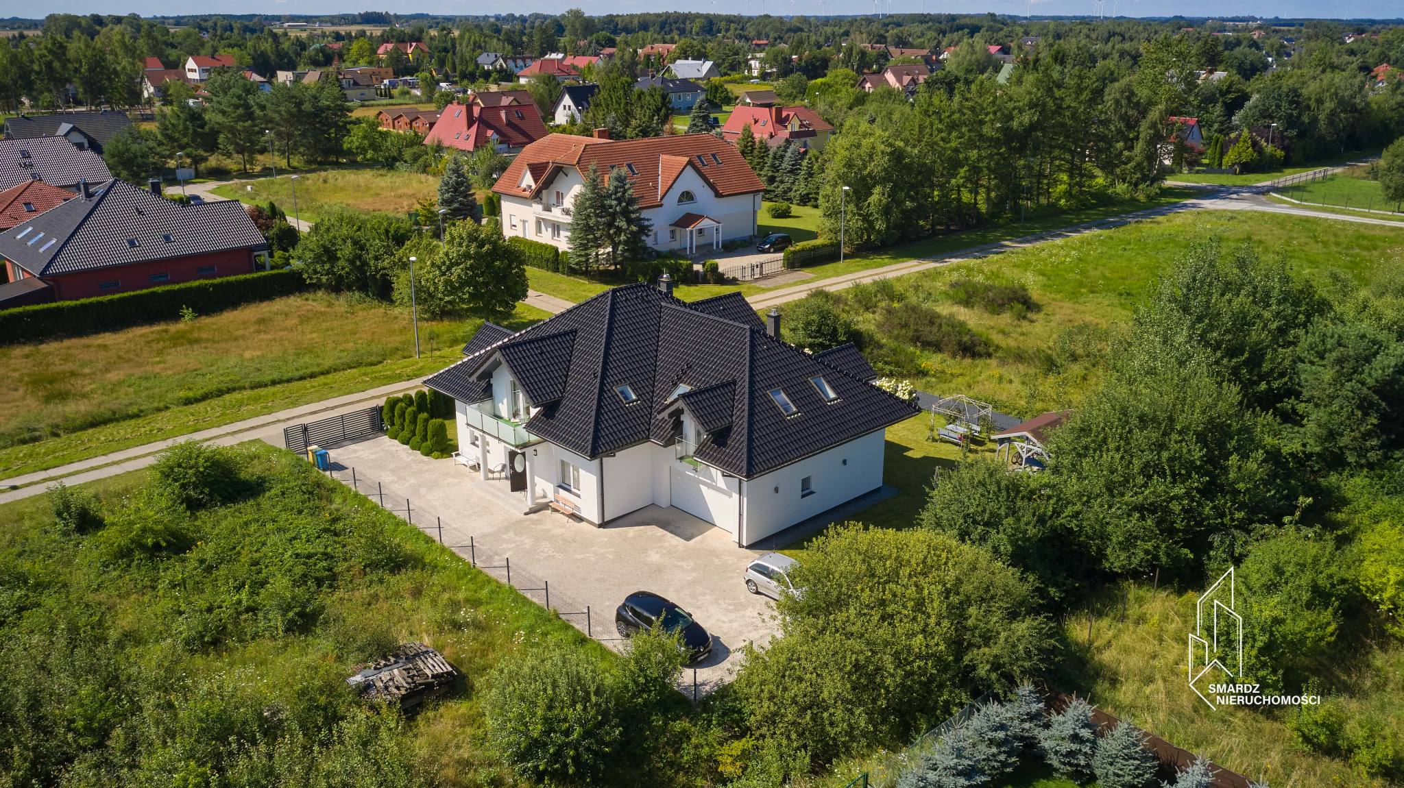 Przestronny dom jednorodzinny w Grzybowie k. Kołobrzegu na sprzedaż (130)