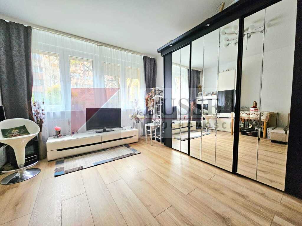 Kawalerka na parterze w świetnej lokalizacji! (1)