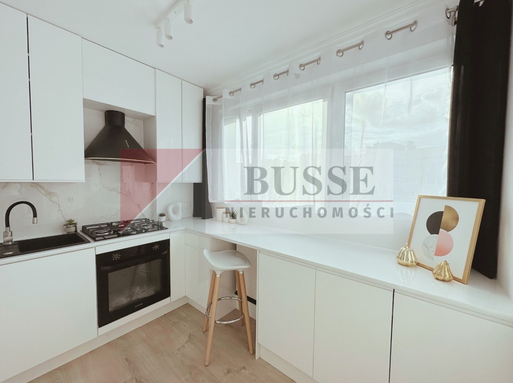 Kawalerka przy 26 Kwietnia - stan idealny! (1)