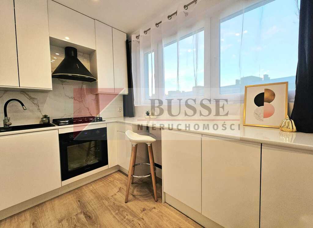 Kawalerka przy 26 Kwietnia - stan idealny! (1)