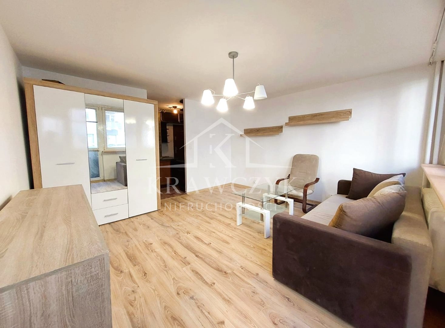 Na sprzedaż kawalerka na Nowym Miescie (2)