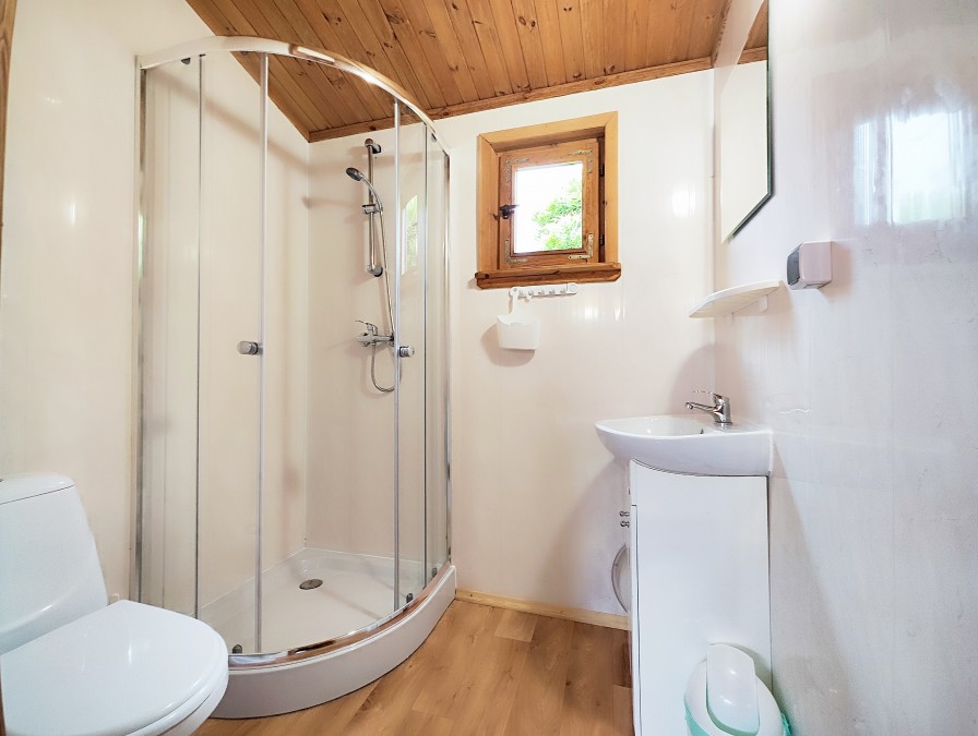 działka 4221m + 10 domków + budynek własciciela i inne (12)