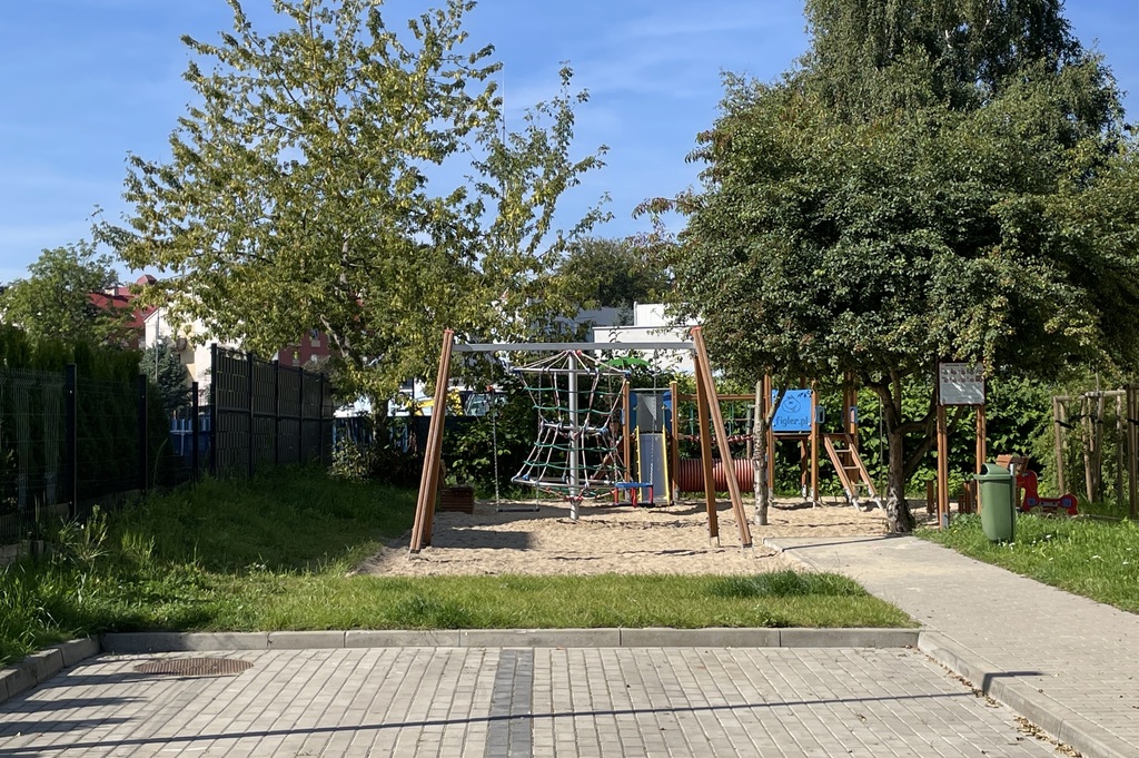 Mieszkanie 3-pokojowe z dwoma miejscami park. (18)