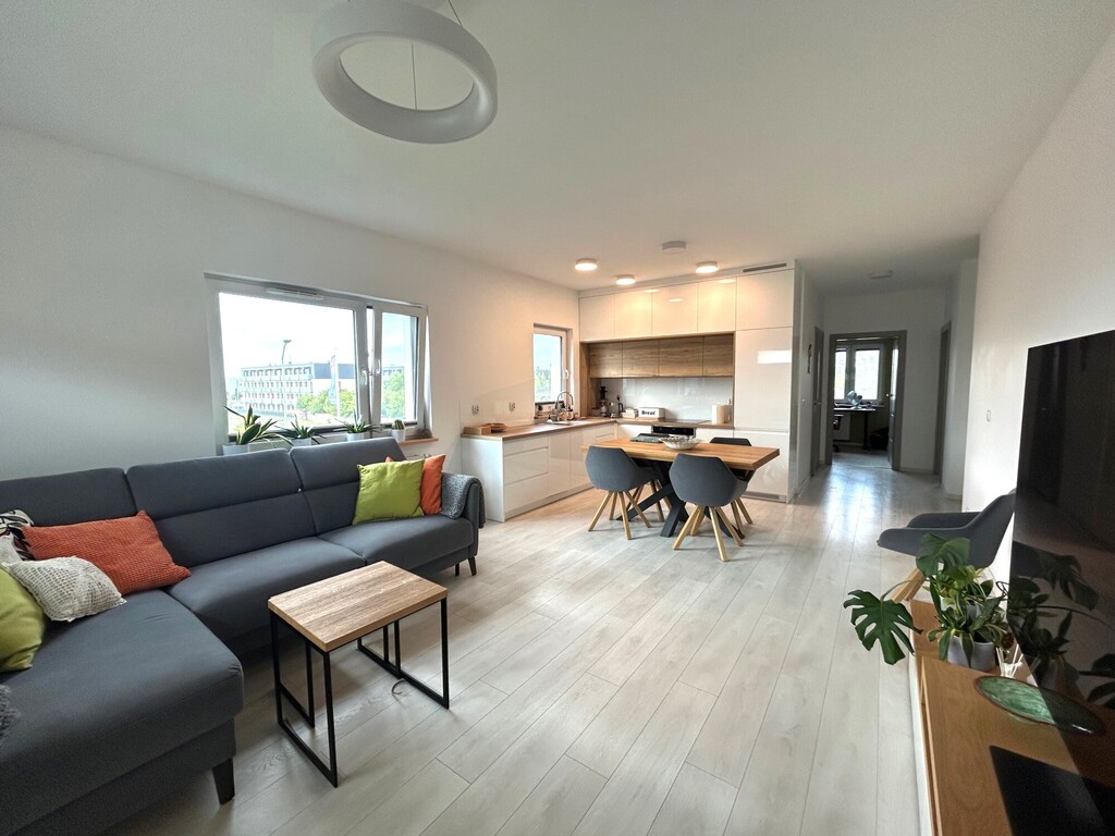 Komfortowe mieszkanie w nowym apartamentowcu (1)