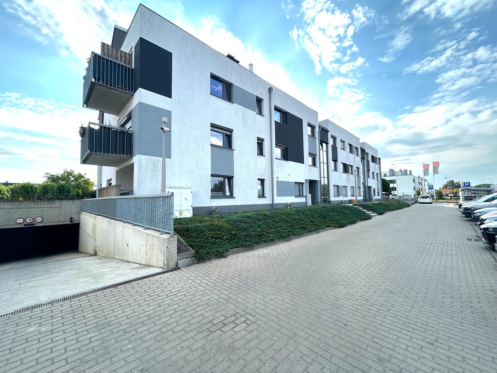 Komfortowe mieszkanie w nowym apartamentowcu (2)