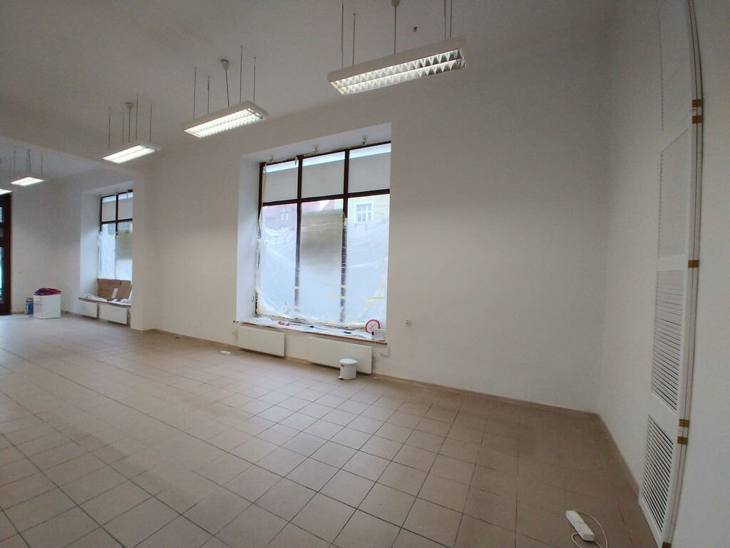 Lokal  z czytelną lokalizacją! Centrum, 120 m2 (2)