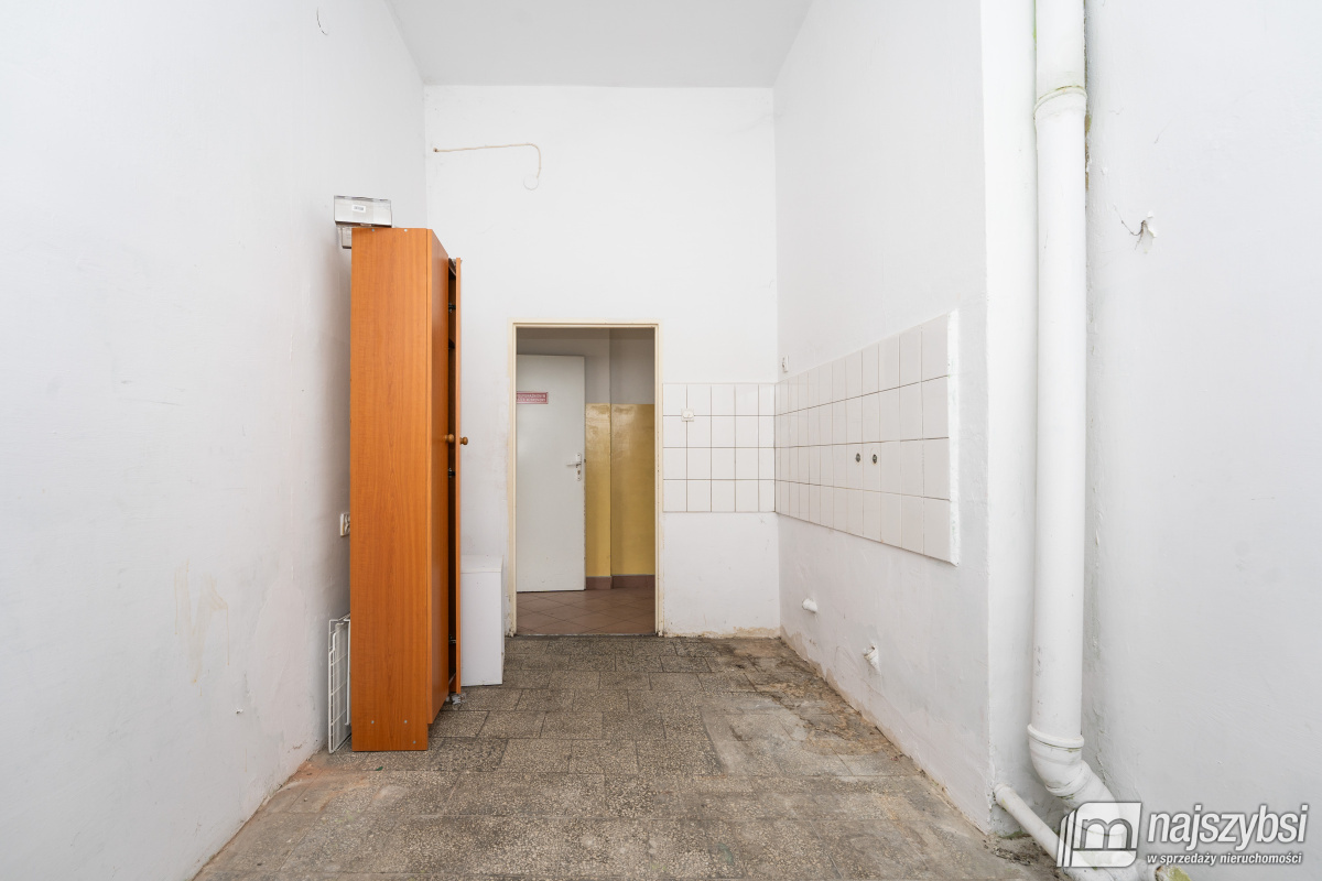 RESKO LOKAL NA WYNAJEM 140 M2 (12)