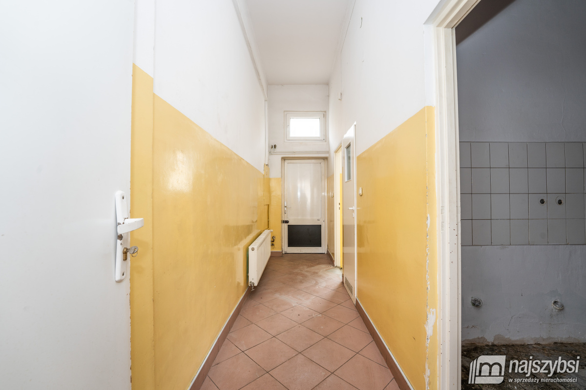 RESKO LOKAL NA WYNAJEM 140 M2 (13)