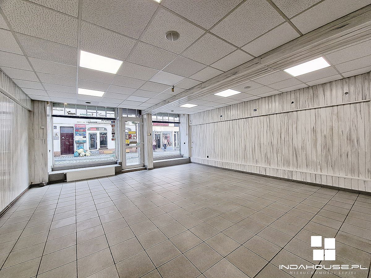Lokal przy deptaku. Centrum Darłowa (2)
