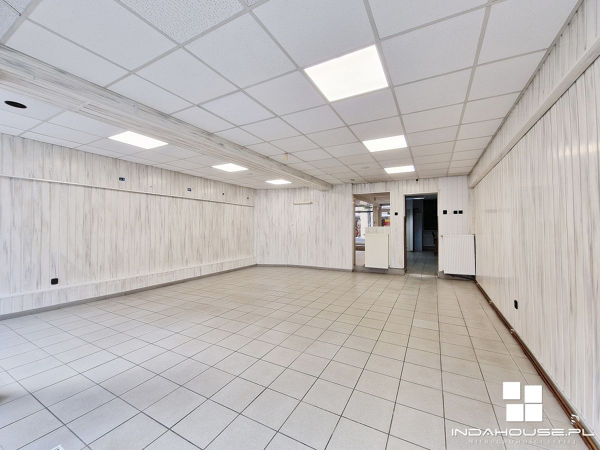 Lokal przy deptaku. Centrum Darłowa (4)