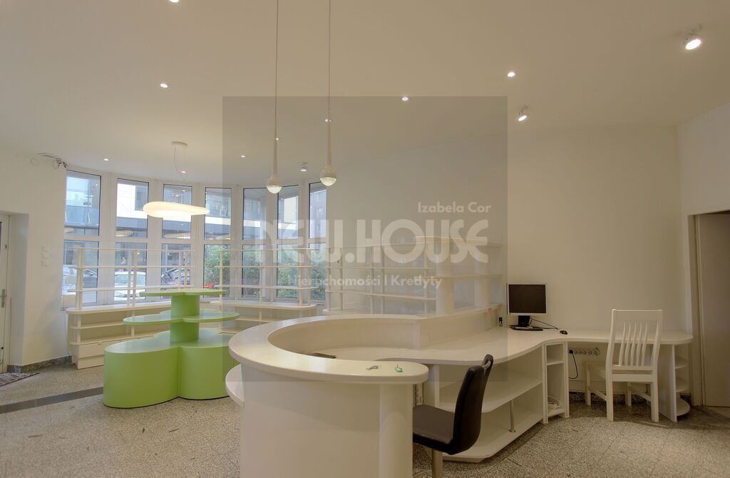 Lokal przy Bramie Portowej - duże witryny! (3)