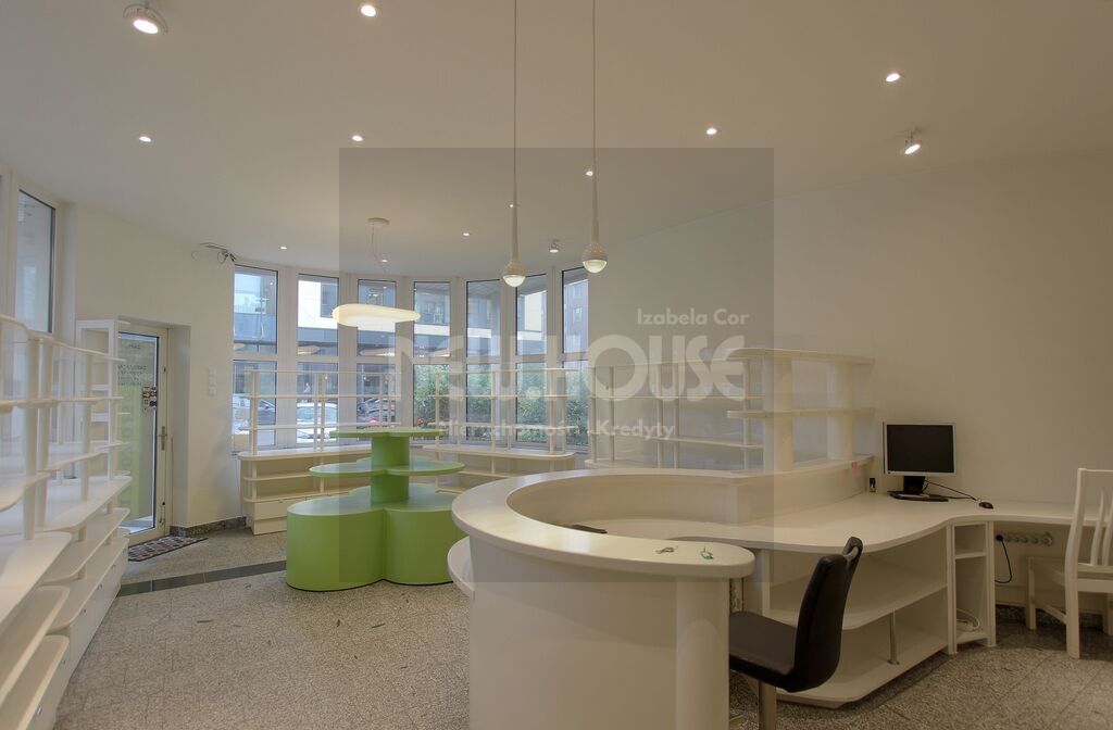 Lokal przy Bramie Portowej - duże witryny! (7)