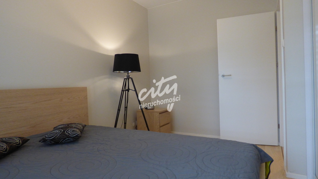 NOWE 2 POK. Z BALKONEM NA STARYM MIEŚCIE (8)