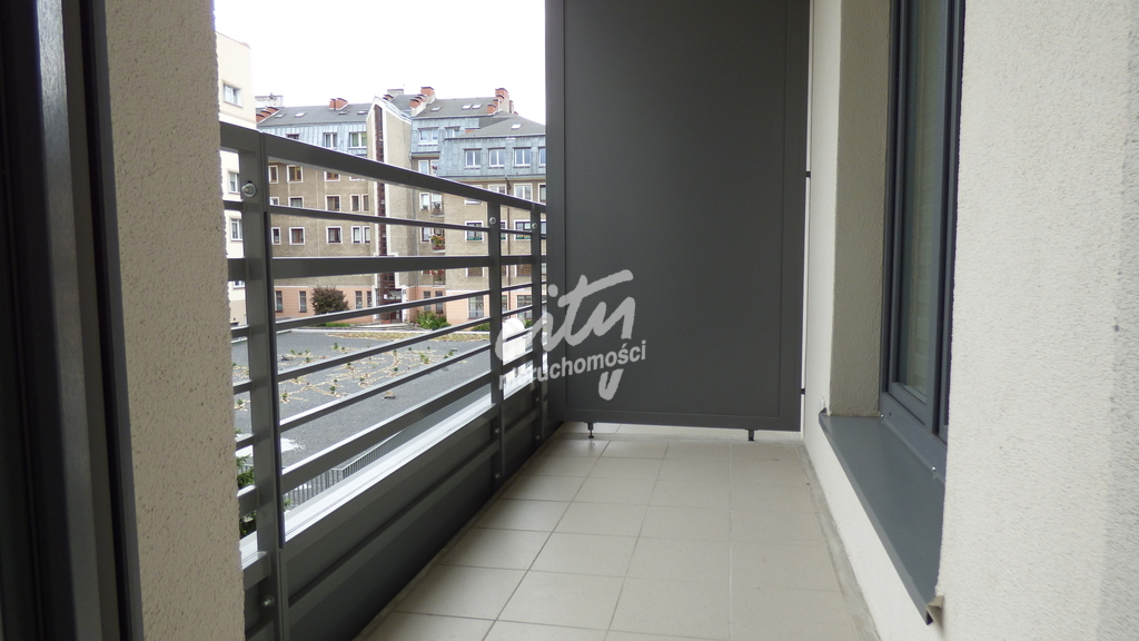 NOWE 2 POK. Z BALKONEM NA STARYM MIEŚCIE (13)