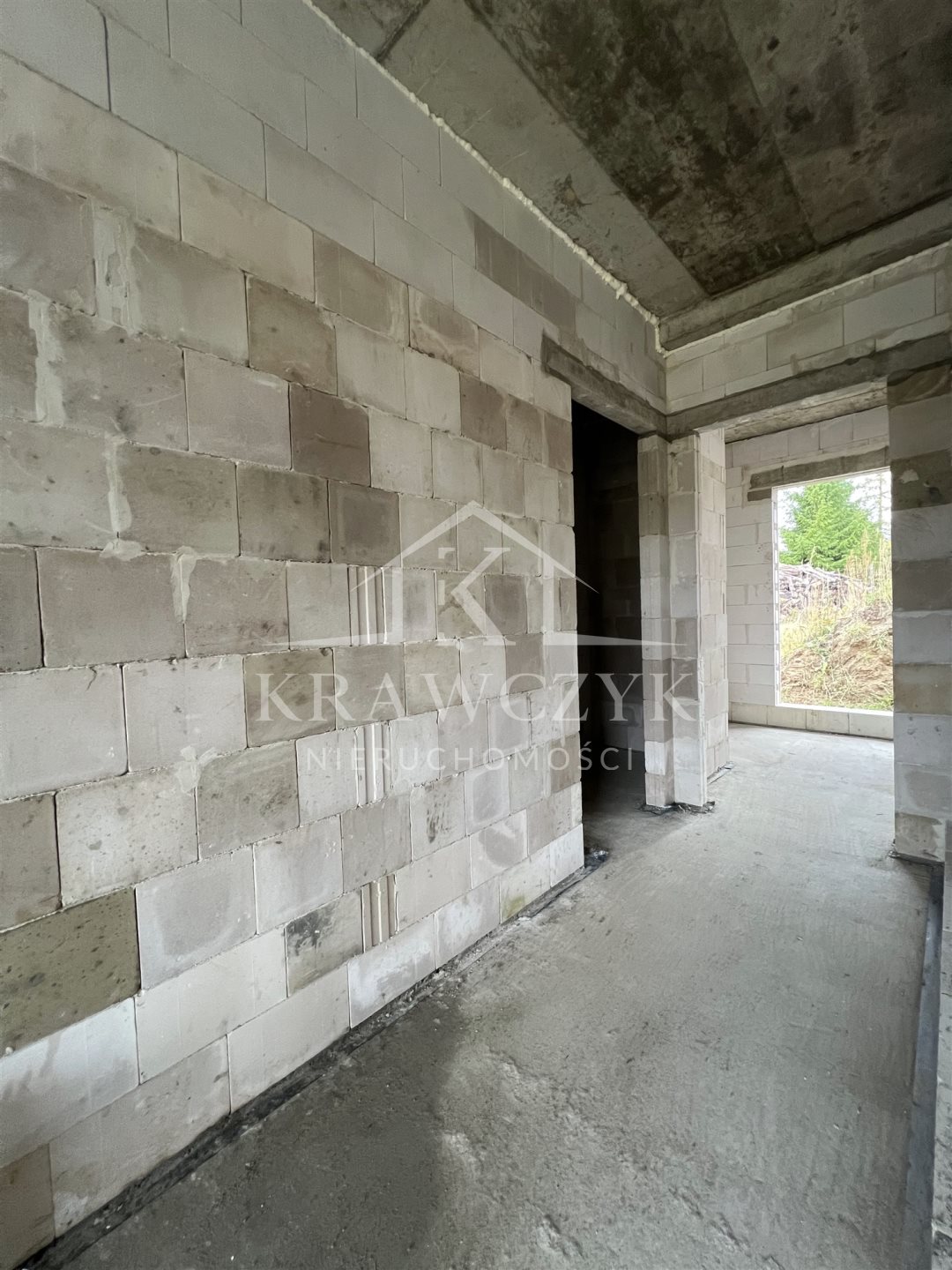 5 pokojowy bliźniak z garażem, trawa, ogrodzenie. (4)