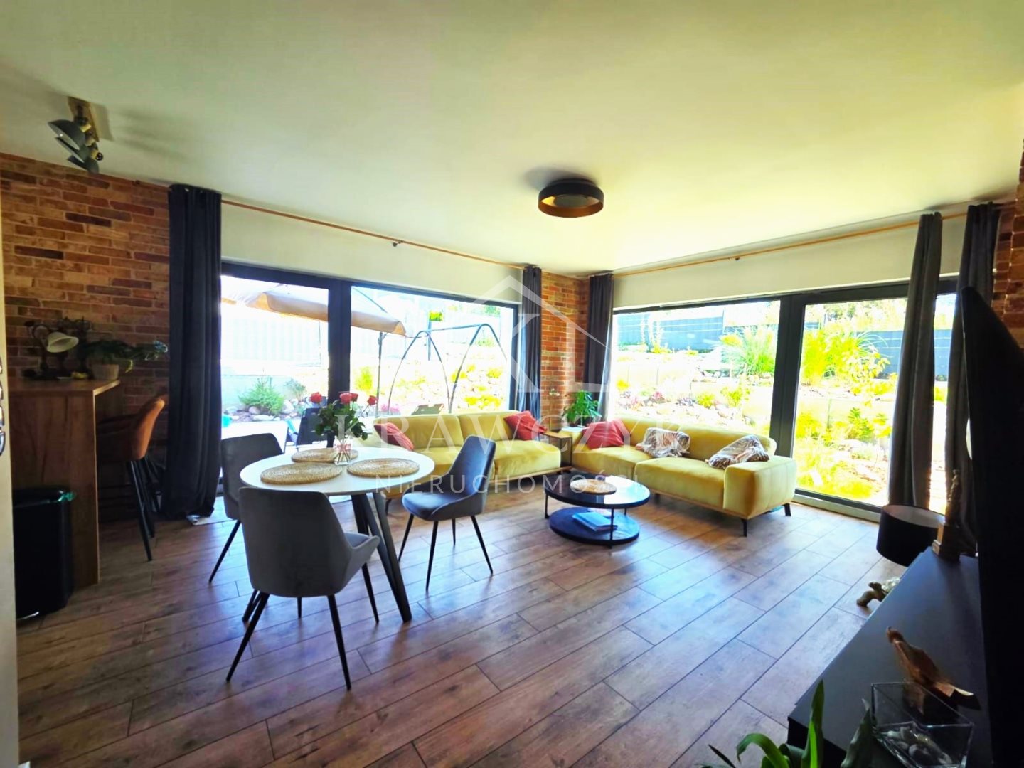 W pełni wykończony bliźniak z garażem w bryle- (2)