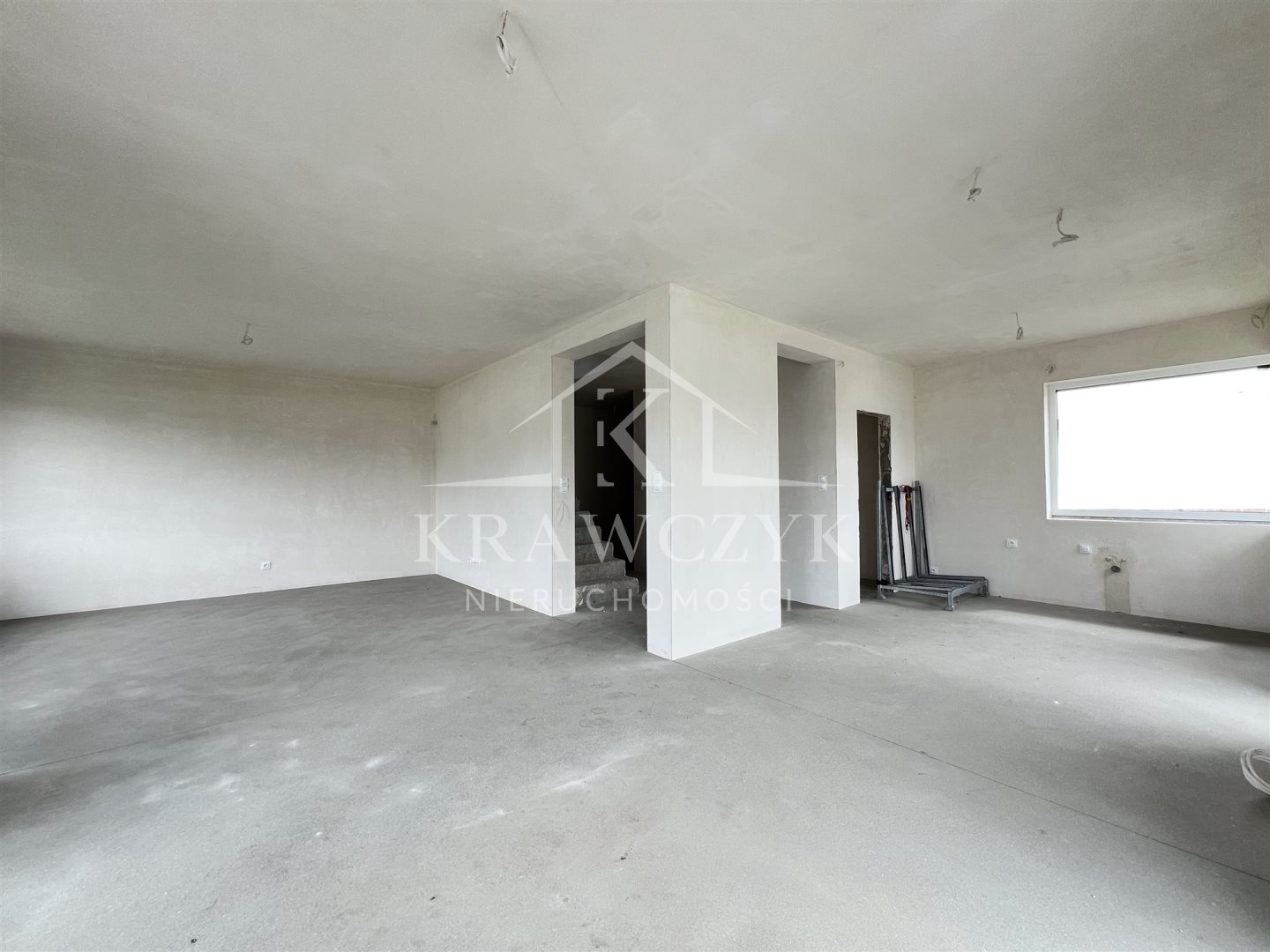 Dom wolnostojący z garażem w bryle na sprzedaż (1)