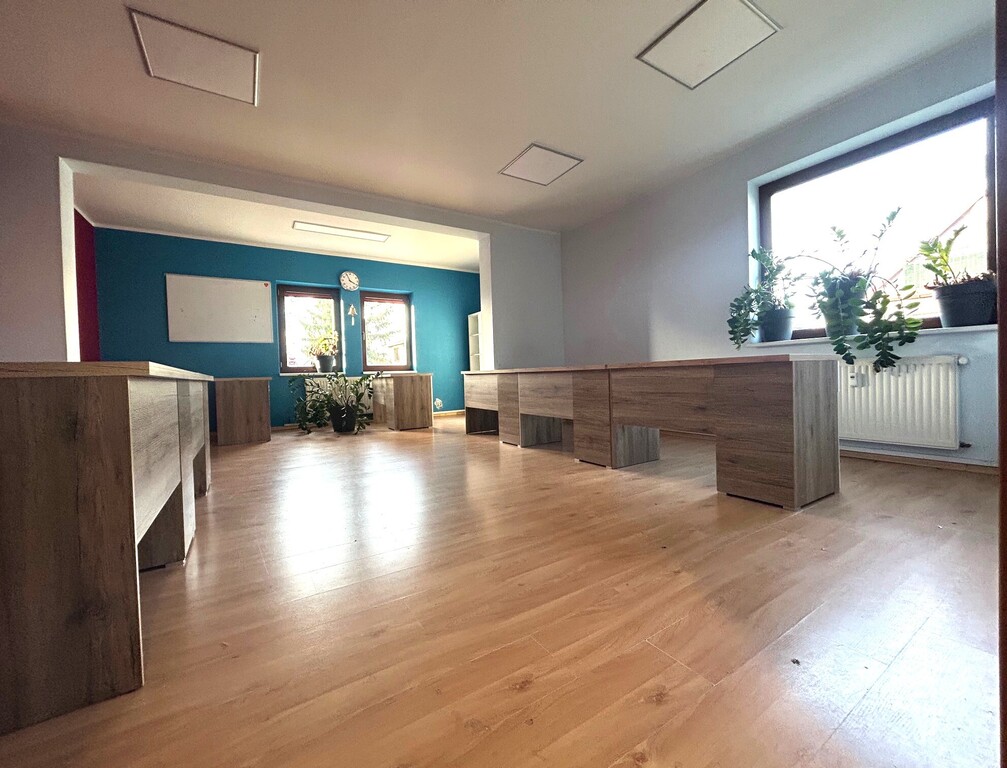 Lokal biurowy nadaje się też na mieszkanie (1)