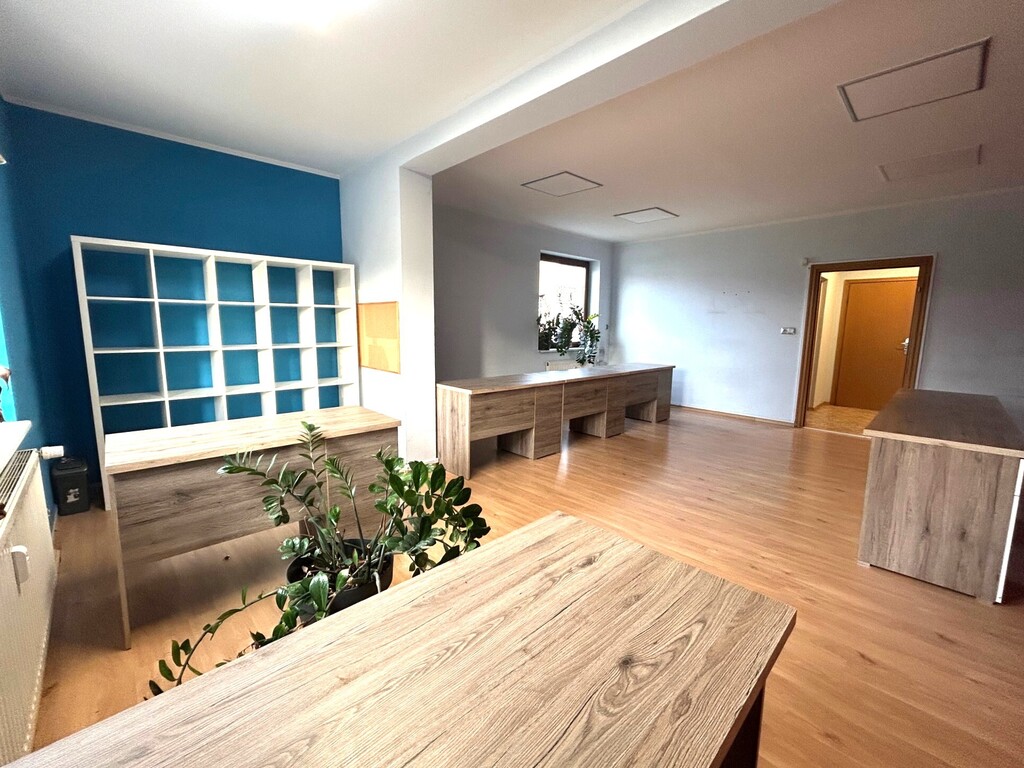 Lokal biurowy nadaje się też na mieszkanie (2)