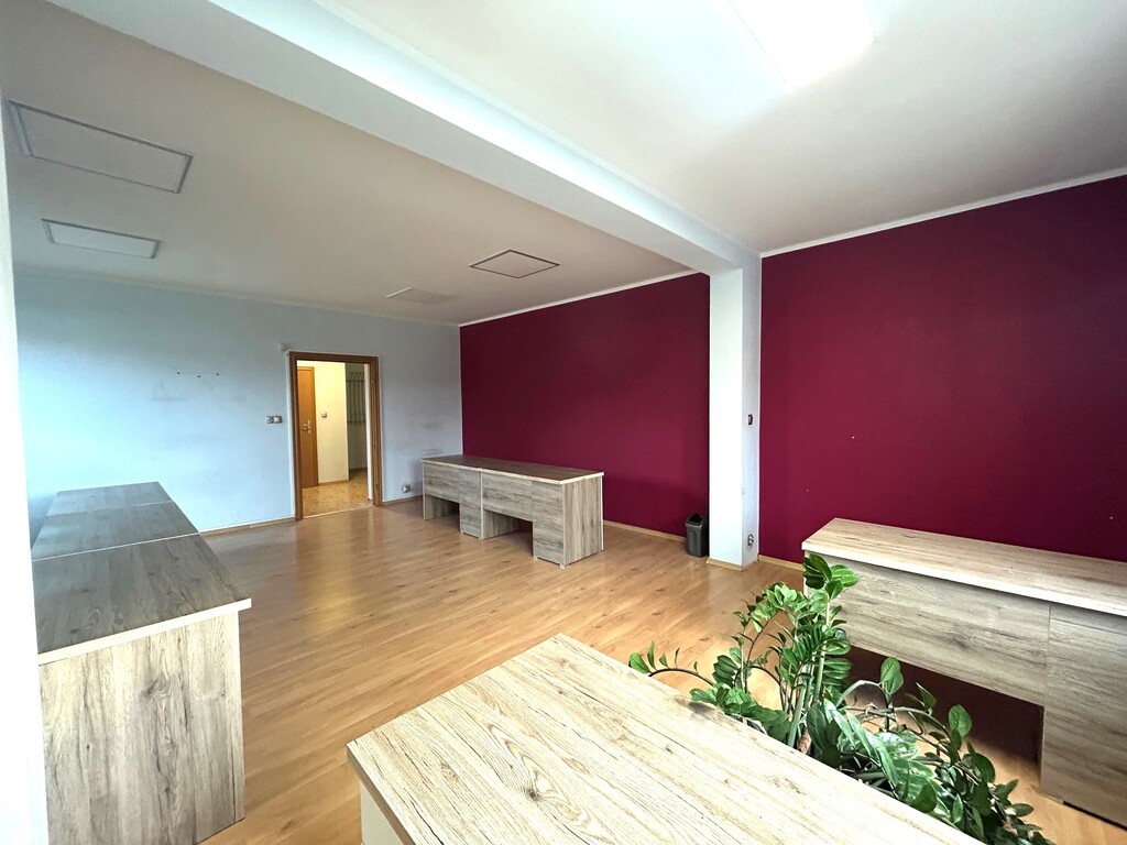 Lokal biurowy nadaje się też na mieszkanie (3)